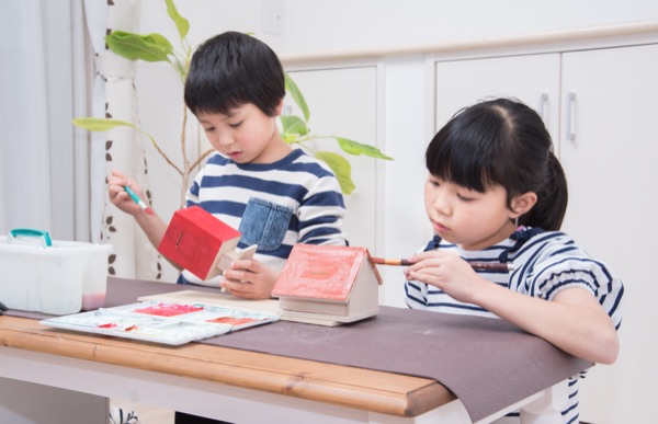 工作をする子どもたち